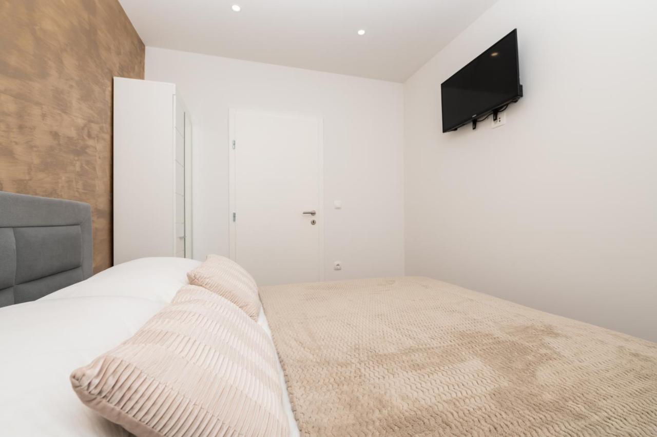 Apartment Pepe Makarska Bagian luar foto