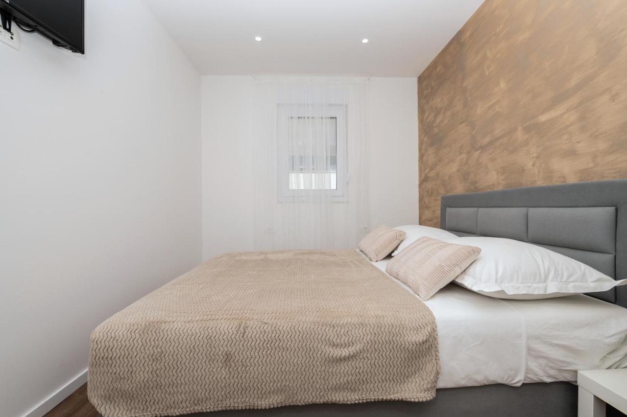 Apartment Pepe Makarska Bagian luar foto